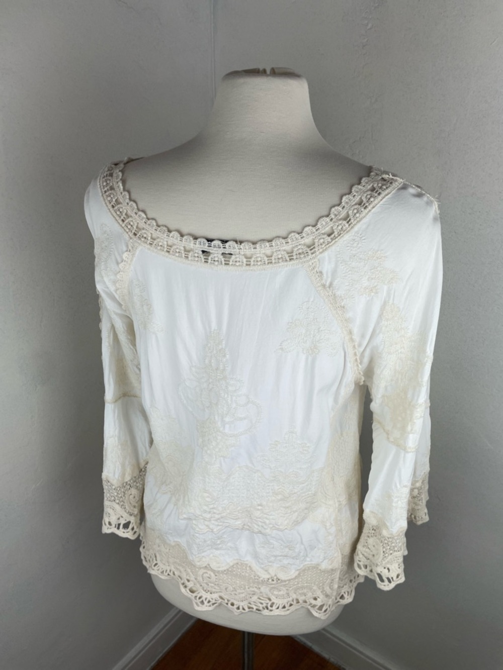 Democracy Cream and White Crochet-Trim Peasant Blouse - Picture 13 of 16